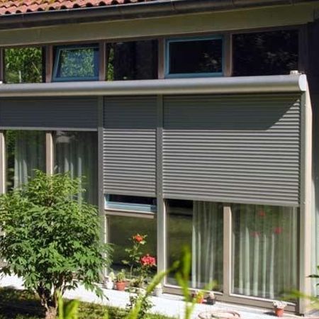 Rollläden und Insektenschutzrollos